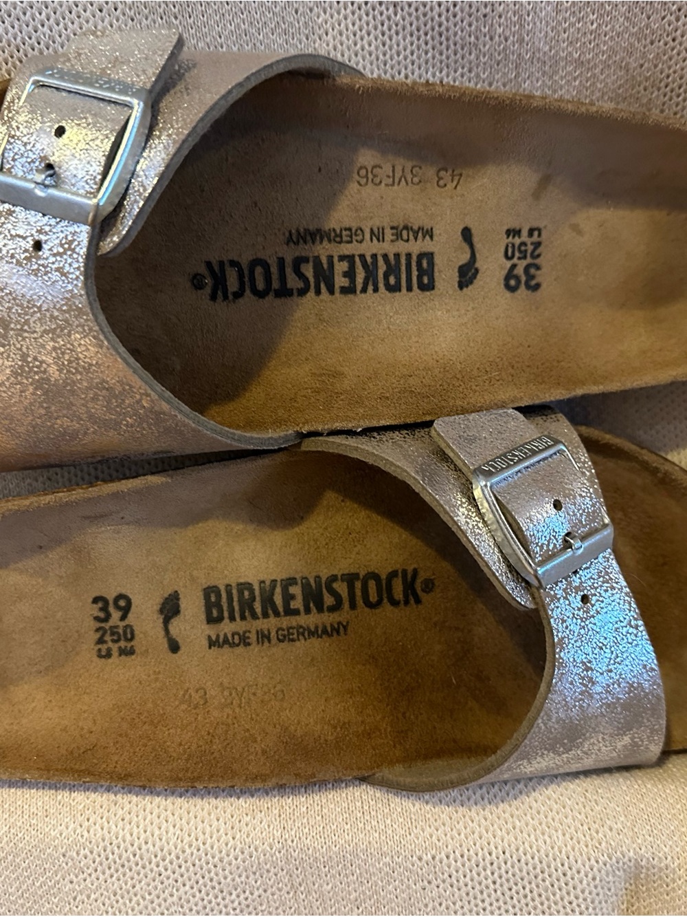 Birkenstock Madrid Big Buckle Sandal
Women US 8-8.5/ EU 39 - Picture 2 of 5